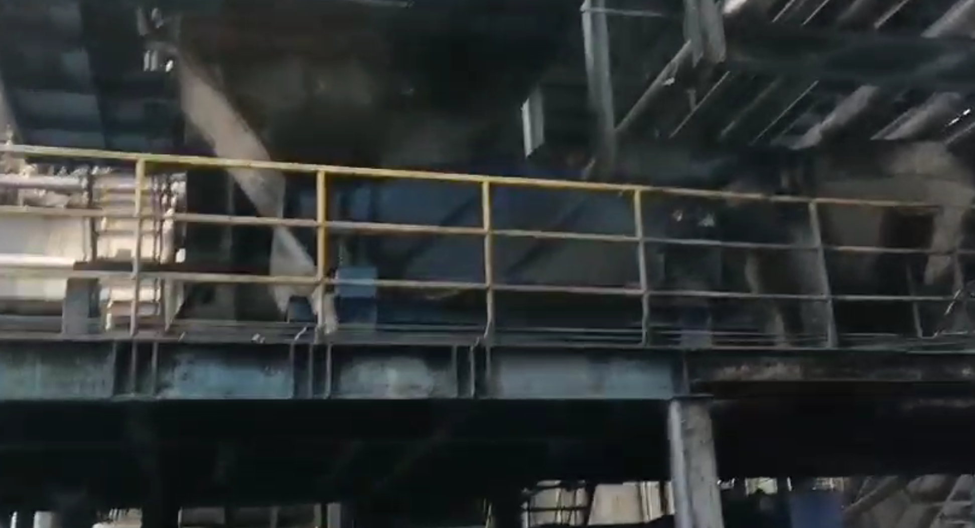 新乡高服2022年3月回访驻马店某大型化工厂的环保脱水筛